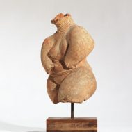 Donna grassa, terracotta scalfita, 1951